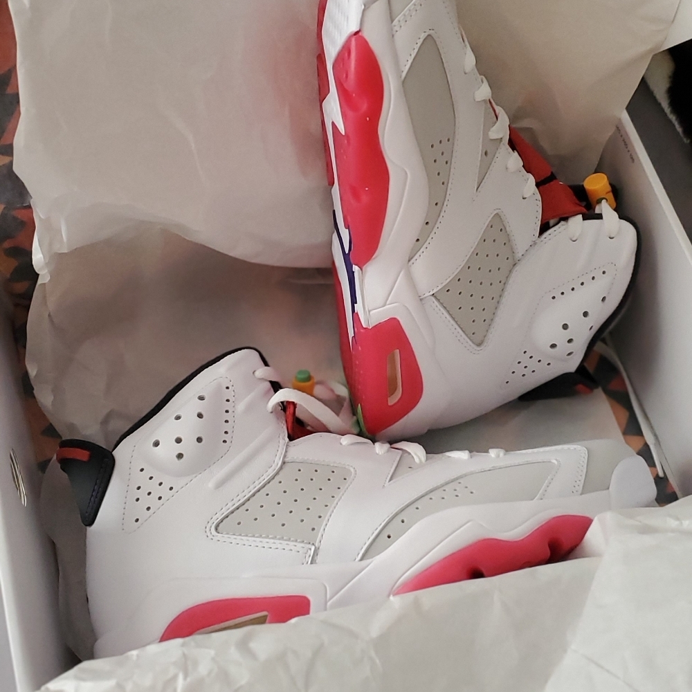 Shoes - Picture 4 of 8